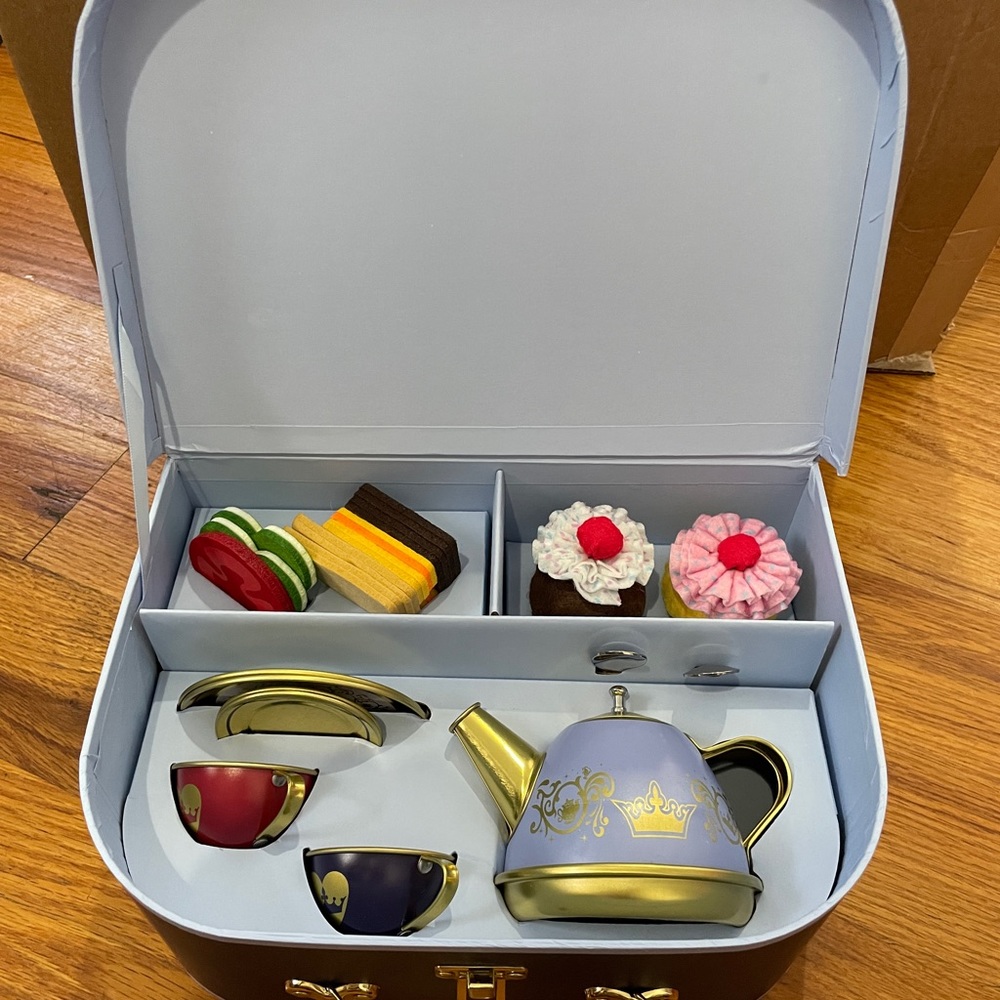 Disney Exclusive Collection Royal Court Royal Tea Play Playset